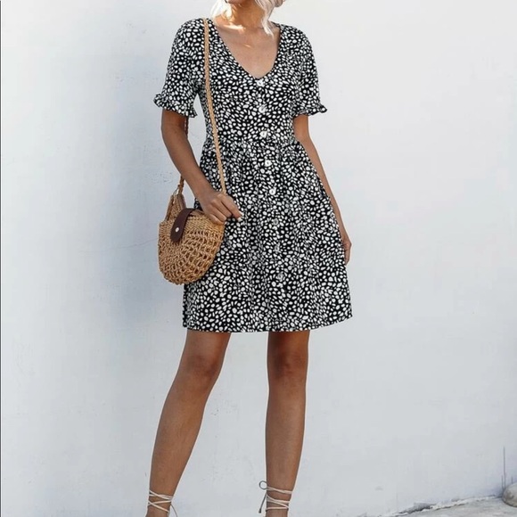 Button Dalmatian Print Dress - Picture 3 of 8